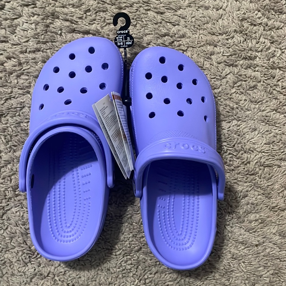 Unisex Crocs Sizes M7 W9